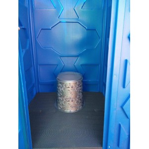 Пластиковая туалетная кабина для дачи